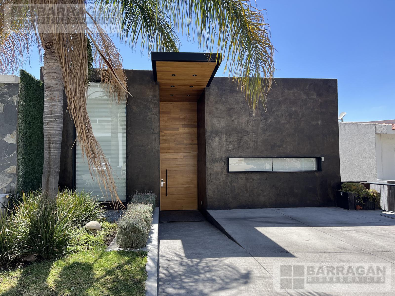 Casa en Venta en Privada Arboledas Remodelada