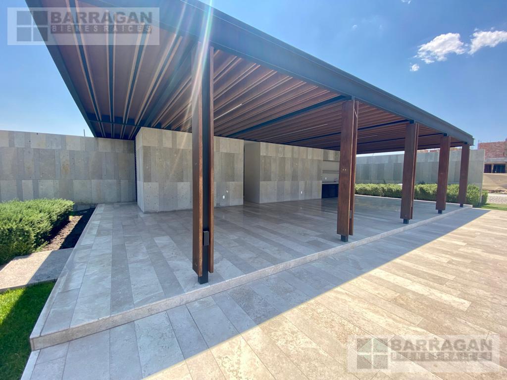 Terreno en venta en Lomas del Campanario Norte, condominio San Lorenzo