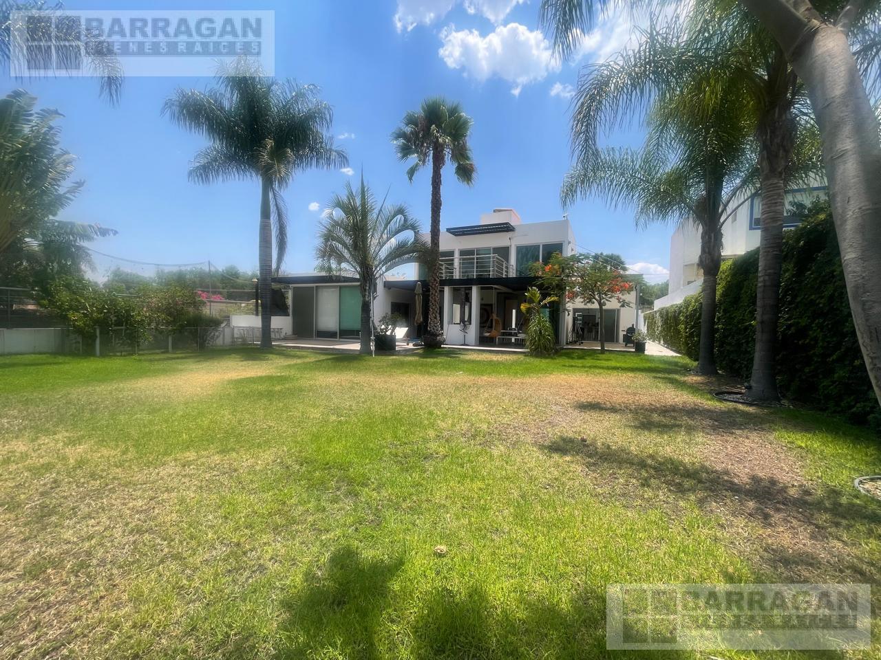 Casa en venta con vista espectacular al campo de Golf