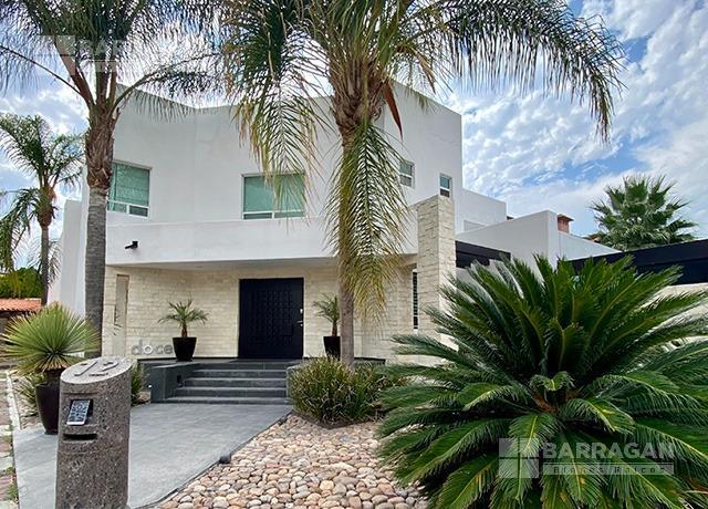 Casa en venta en Rinconada Jacarandas