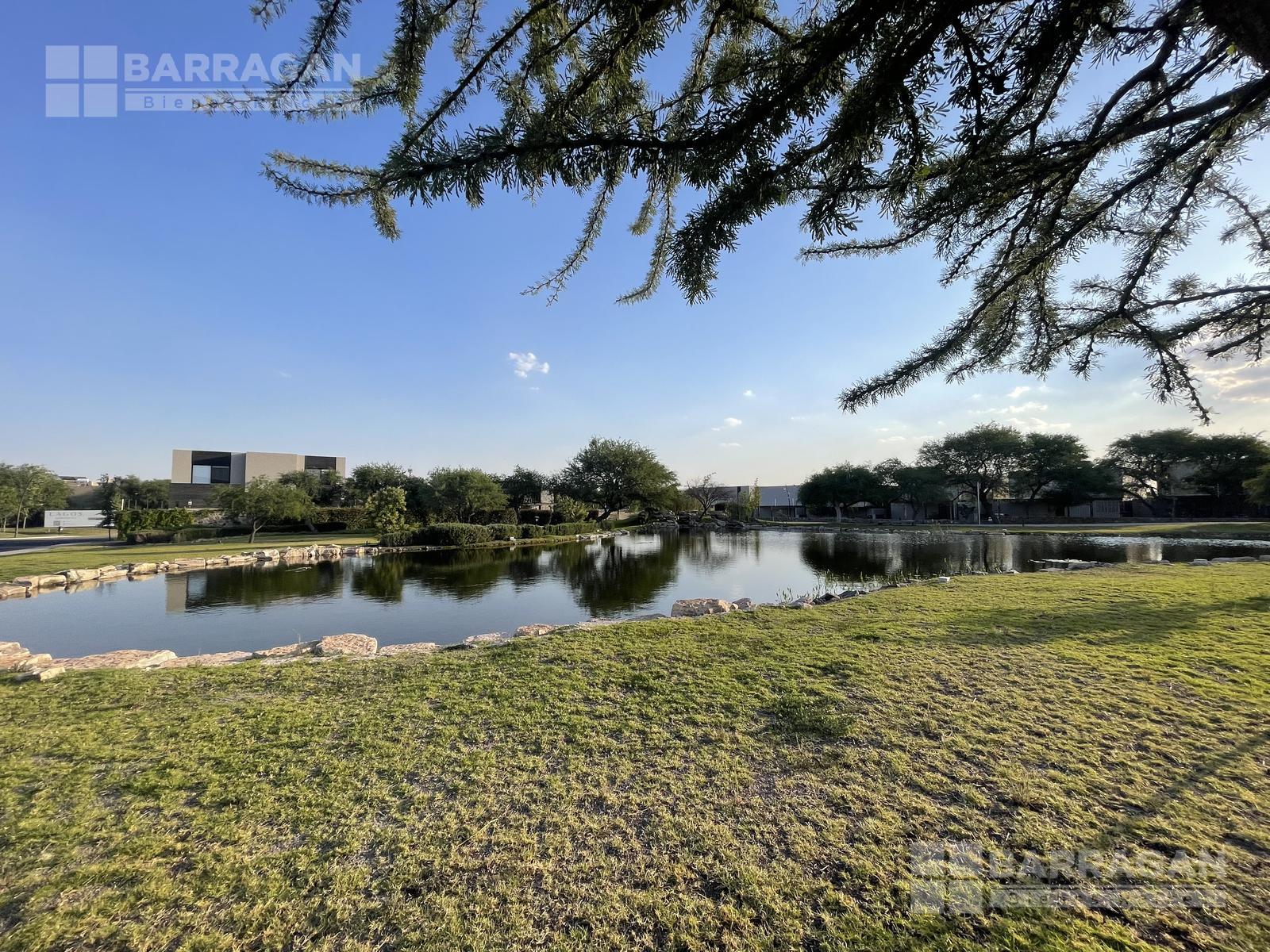 Casa en venta en Lomas del Campanario Norte, Condominio San Felipe