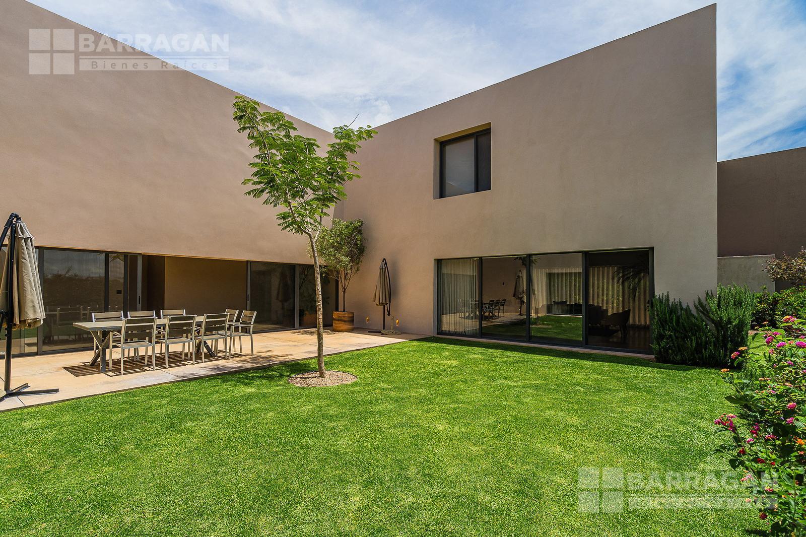 Casa en venta en El Campanario, Arquitectura que cautiva