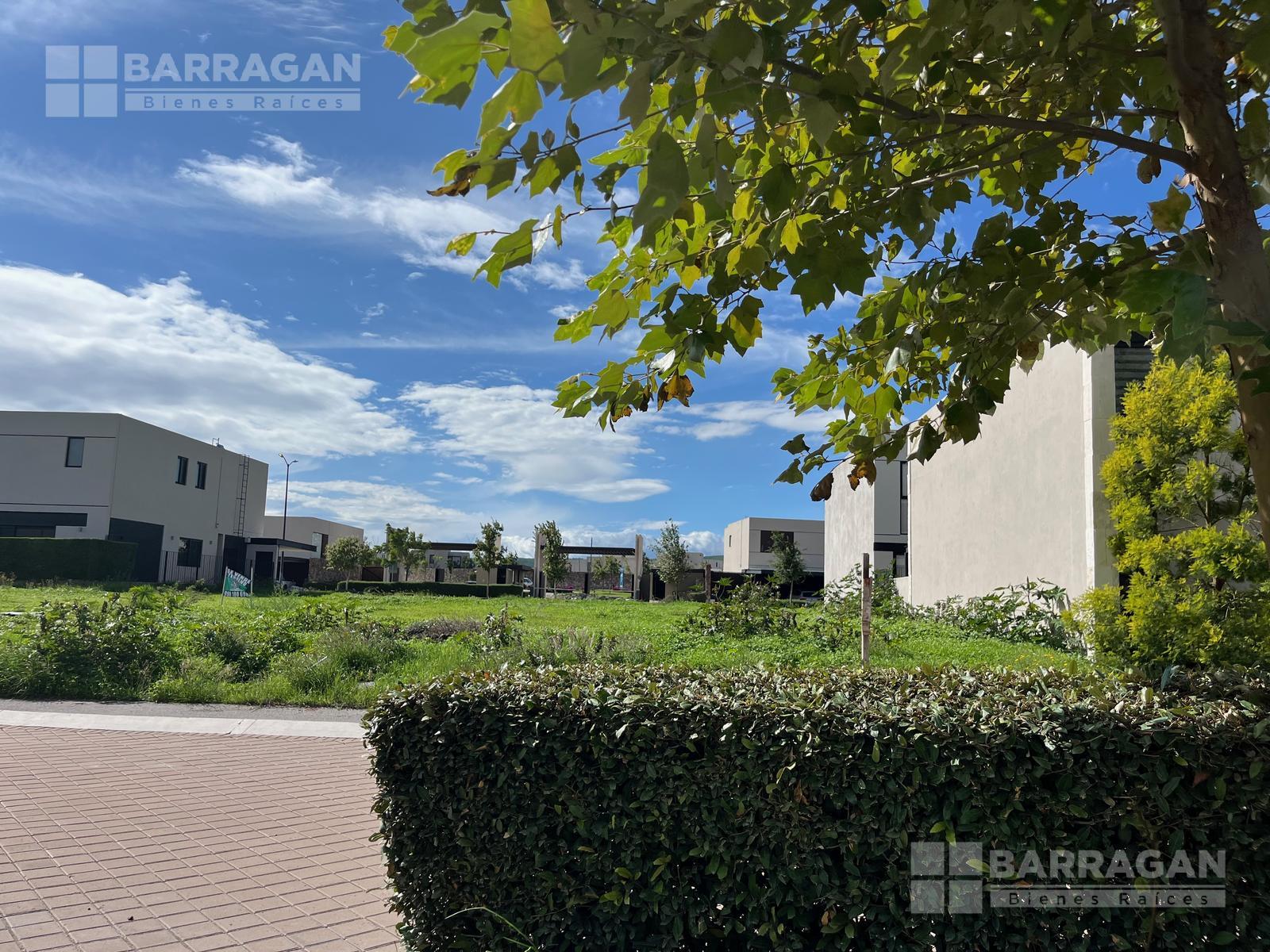 Terreno en venta en Lomas del Campanario Norte, Santa Inés