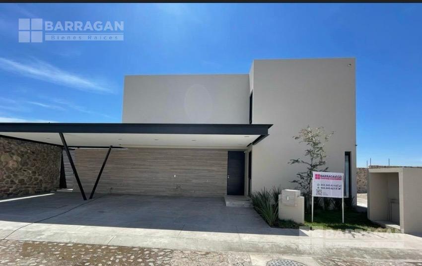 Casa en venta nueva en Lomas del Campanario Norte, San Benito