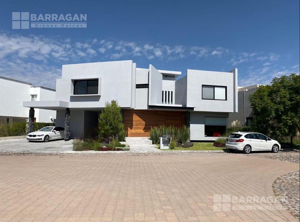 Casa en venta en El Campanario, moderna y vanguardista