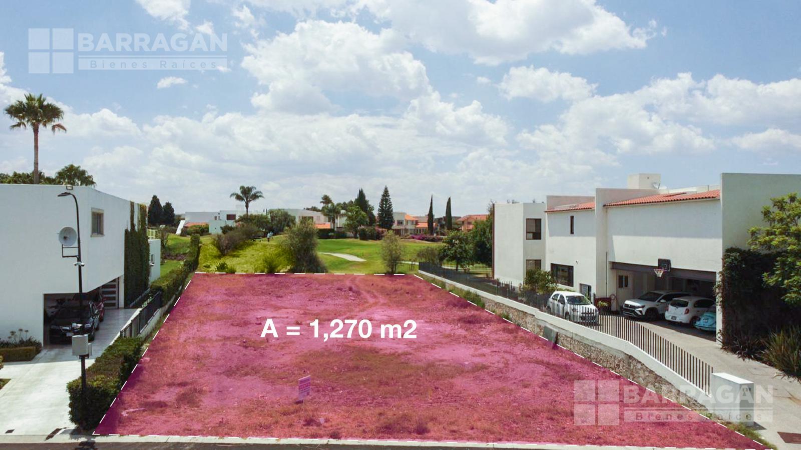 Terreno en venta en El Campanario, colida con campo de golf