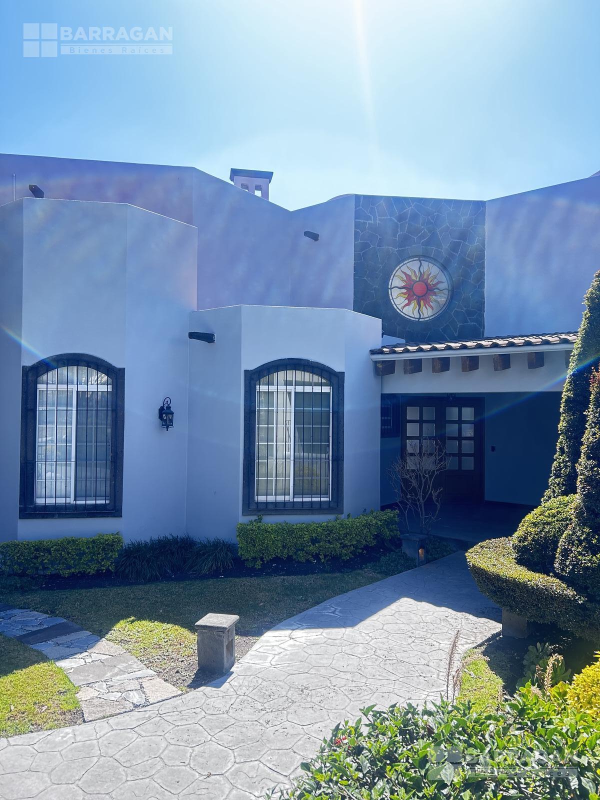 Casa en venta en El Campanario Querétaro, con amplio jardín