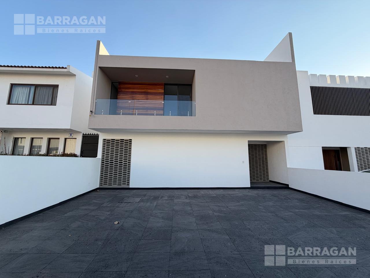 Casa en venta en Lomas de Juriquilla, en ubicación privilegiada con excelentes acabados
