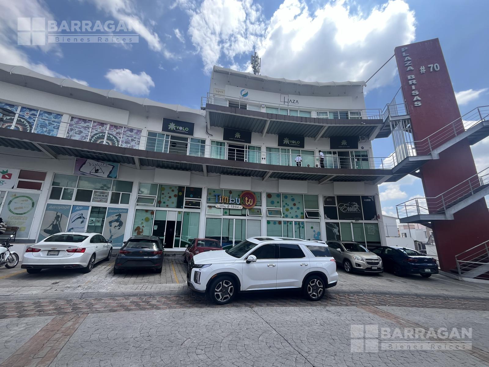 Locales en venta en plaza Brisas, Milenio III