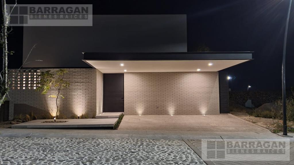 Casa en Venta en Lomas del Campanario condominio San Lorenzo
