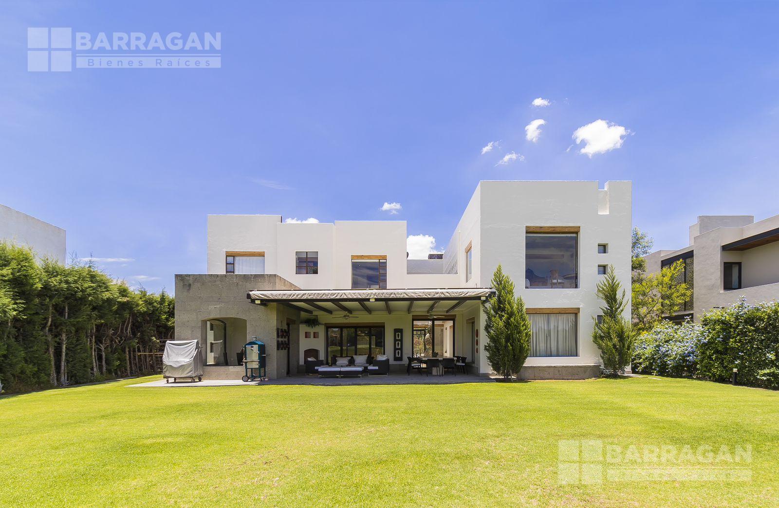Casa en venta en El Campanario, a campo de Golf y con espectacular vista a la barranca