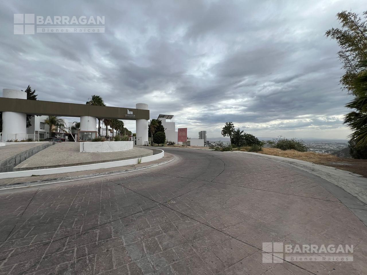 Terreno en venta en Mirador del Campanario con uso de suelo H6