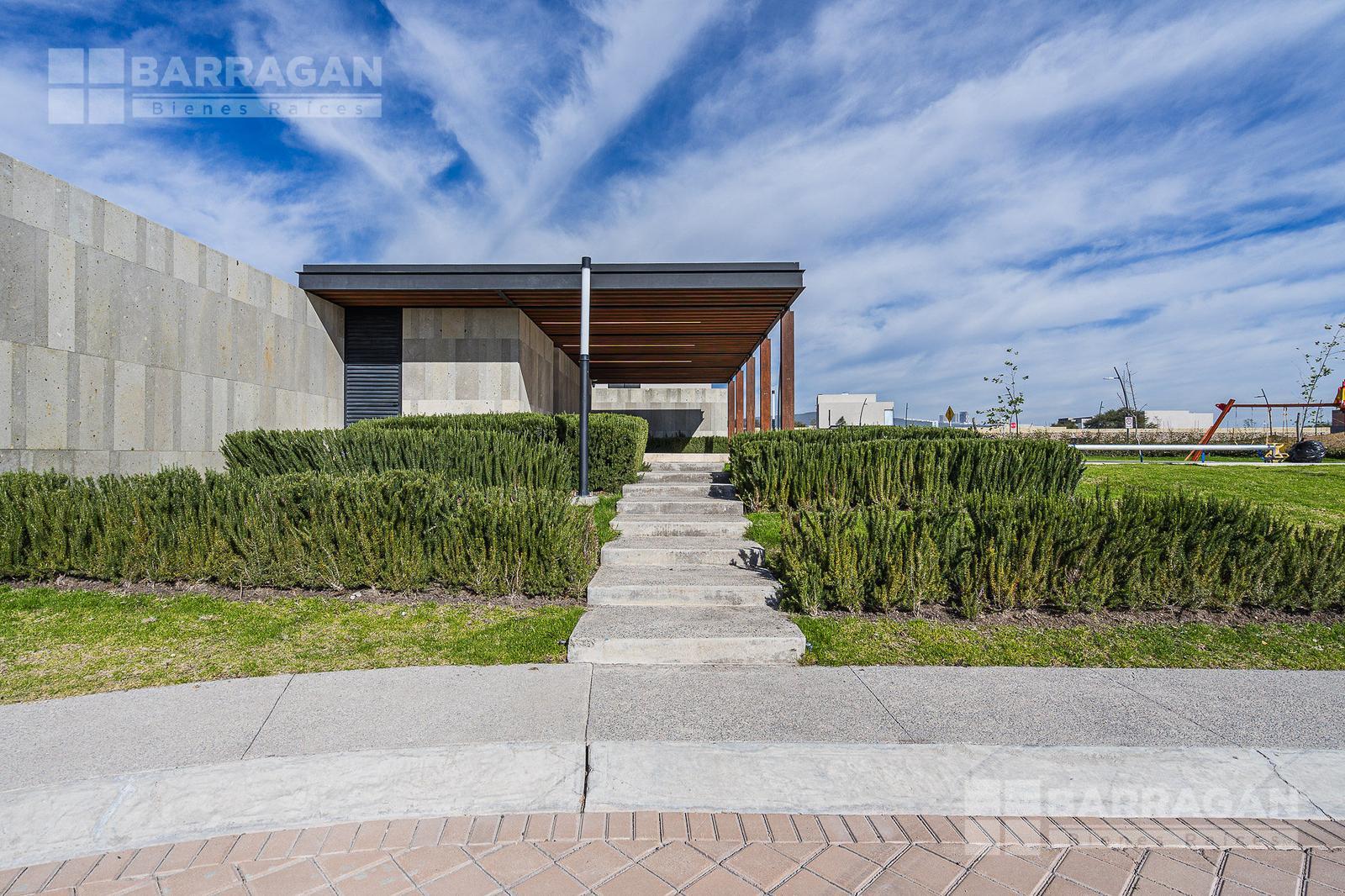 Terreno en venta en Lomas del Campanario Norte, condominio San Patricio