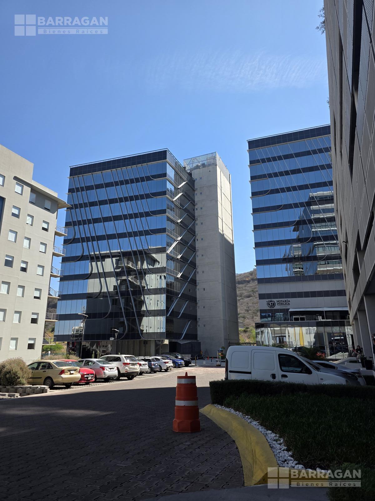 Oficina en venta en plaza Q7001 centro sur