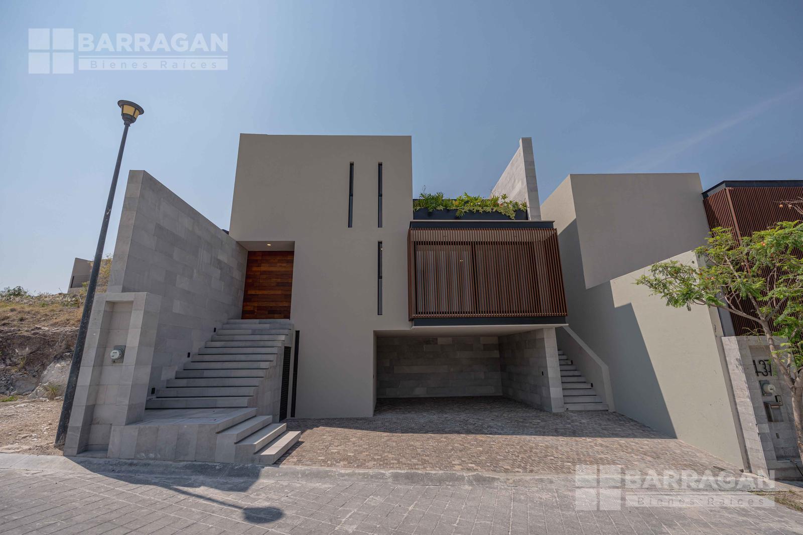 Casa en venta Lomas del Campanario IV