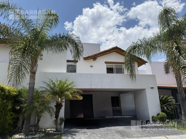 Casa en venta en Lomas del Campanario III