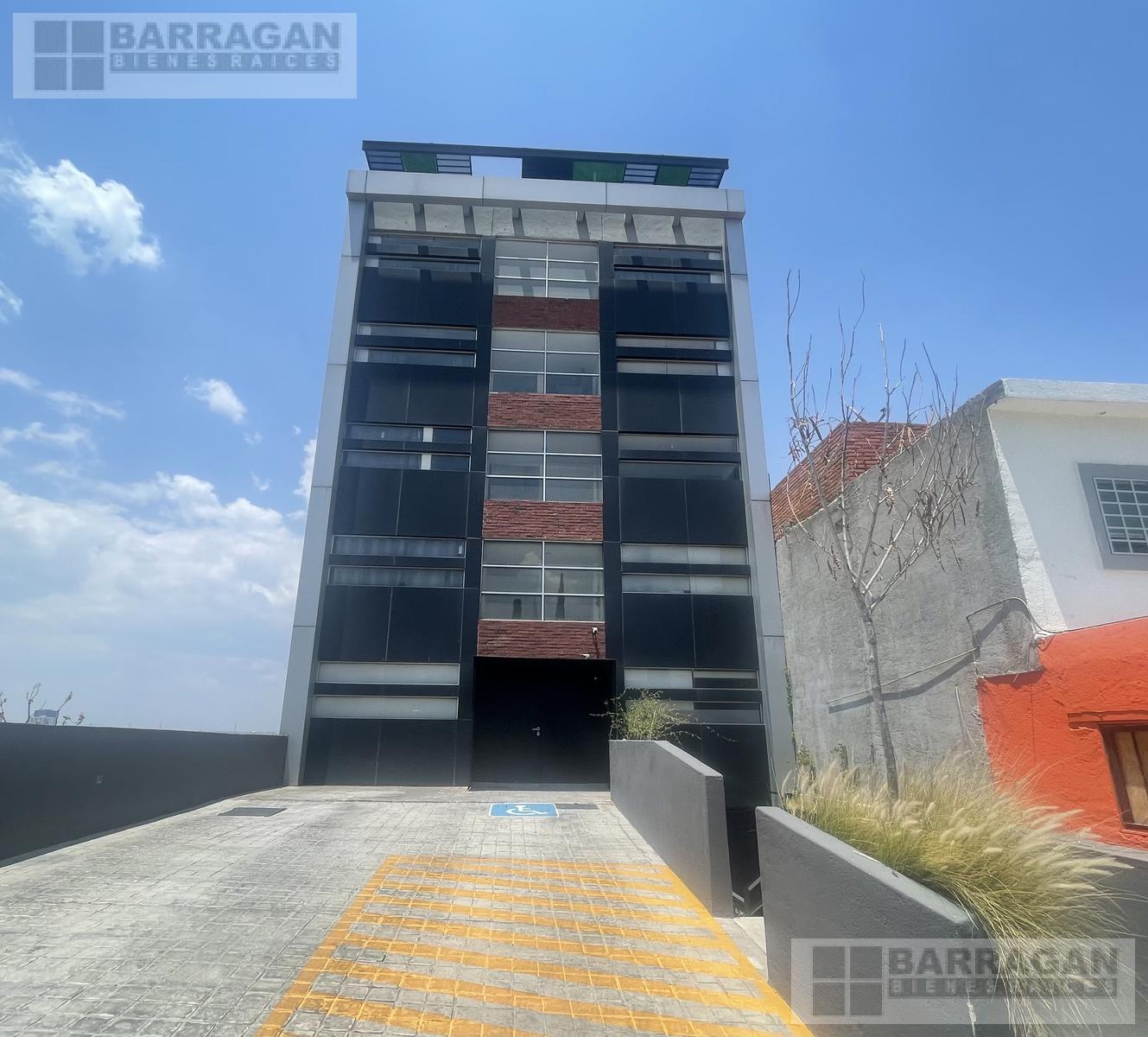 Edificio en venta de 10 lofts, en avenida principal